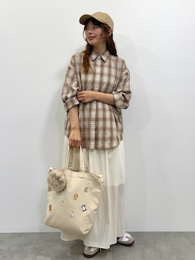 「AMERICAN HOLIC（アメリカンホリック）のギャザーナイロンナロースカート（スカート、ホワイト系）」を使った、nanaさん（レディース・161cm）の秋コーディネート