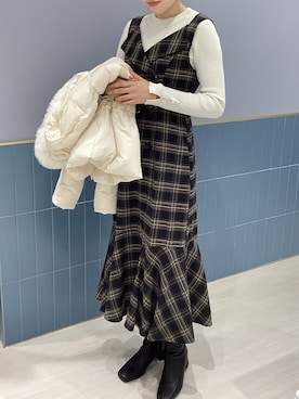 「アイテム（ジャンパースカート）」を使った、名古屋パルコ店さん（レディース・166cm）の秋コーディネート