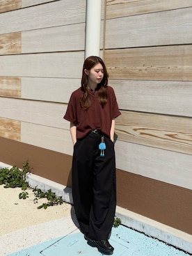 「RAGEBLUE（レイジブルー）のCurve Seam Barrel Pants/カーブシームツイルバレルパンツ（スラックス、ブラック系）」を使った、みさきさん（レディース）の春コーディネート