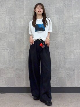「RAGEBLUE（レイジブルー）のCurve Seam Barrel Pants/カーブシームツイルバレルパンツ（スラックス、ブラック系）」を使った、みさきさん（レディース）の春コーディネート