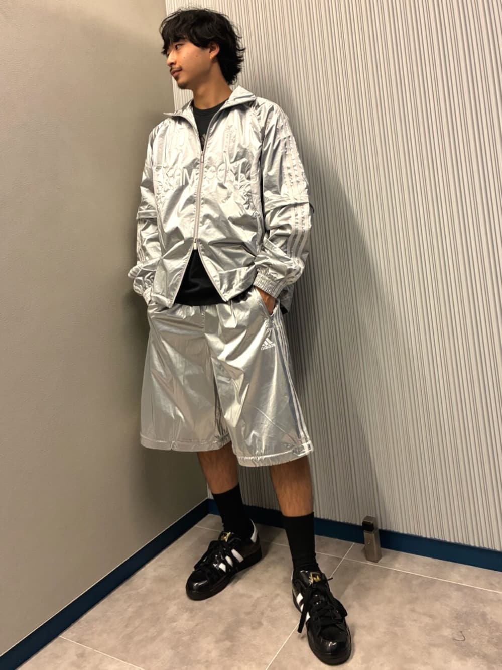 Ado よだかフーディー Lサイズ (オマケ 銀テ) Ado よだかフーディー Lサイズ (オマケ 銀テ) A97631481