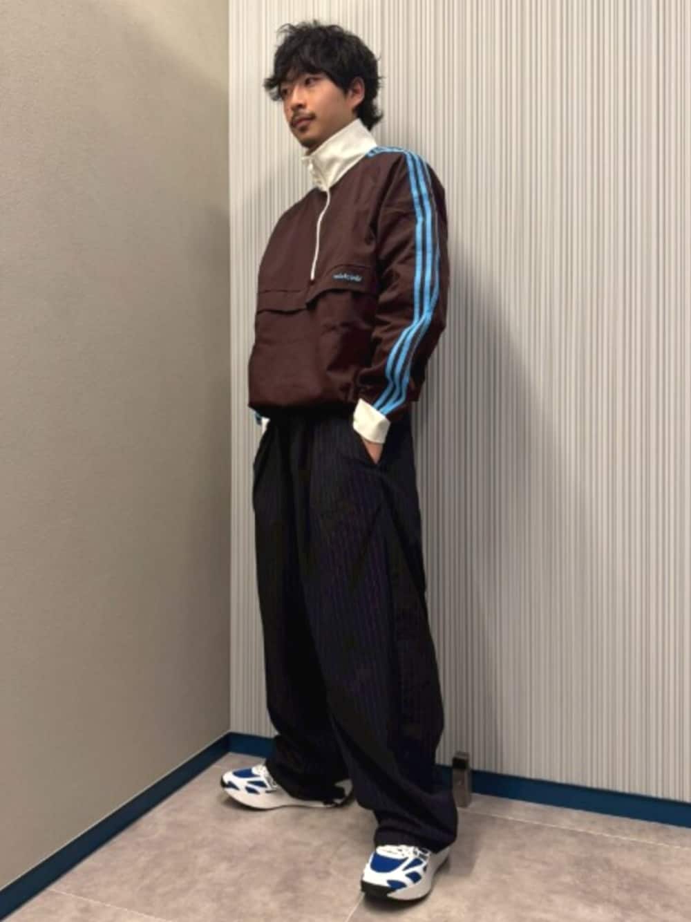 「スポーツミックス、モノトーン、プルオーバー、スニーカー、adidas、adidas originals、アディダス、アディダスオリジナルス、アディゼロ」｜「adidasのプルオーバー/ ハーフジップ/ アディダスオリジナルス adidas Originals（ジャージ、ブラウン系）」を使った、kyoheiさん（骨格ナチュラル・メンズ・172cm）の夏コーディネートの1枚目の写真