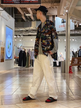 「AVIREX（アヴィレックス）のアイテム（サンダル）」を使った、10さん（メンズ・180cm）の春コーディネート