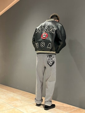 「AVIREX（アヴィレックス）のアイテム（スリッポン）」を使った、10さん（メンズ・180cm）の冬コーディネート