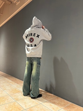 「AVIREX（アヴィレックス）のアイテム（スリッポン）」を使った、10さん（メンズ・180cm）の秋コーディネート