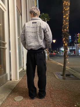 「AVIREX（アヴィレックス）のアイテム（スリッポン）」を使った、10さん（メンズ・180cm）の秋コーディネート