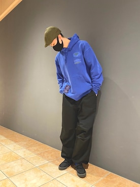「AVIREX（アヴィレックス）のアイテム（スリッポン）」を使った、10さん（メンズ・180cm）の春コーディネート