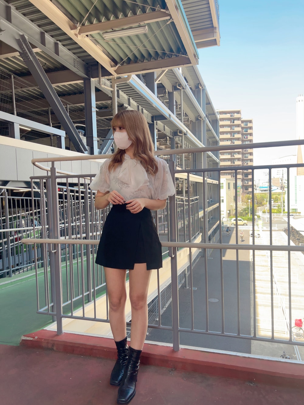 「春服コーデ、お洒落さんとつながりたい、ボリューム袖、はるコーデ、高身長女子、ガーリーコーデ、おでかけコーデ、ボウタイブラウス、ナイスクラップ」｜「one after another NICE CLAUPのレース×シアーの華やかリボンブラウス（シャツ/ブラウス、ホワイト系）」を使った、mano0416さん（レディース・162cm）の春コーディネートの1枚目の写真