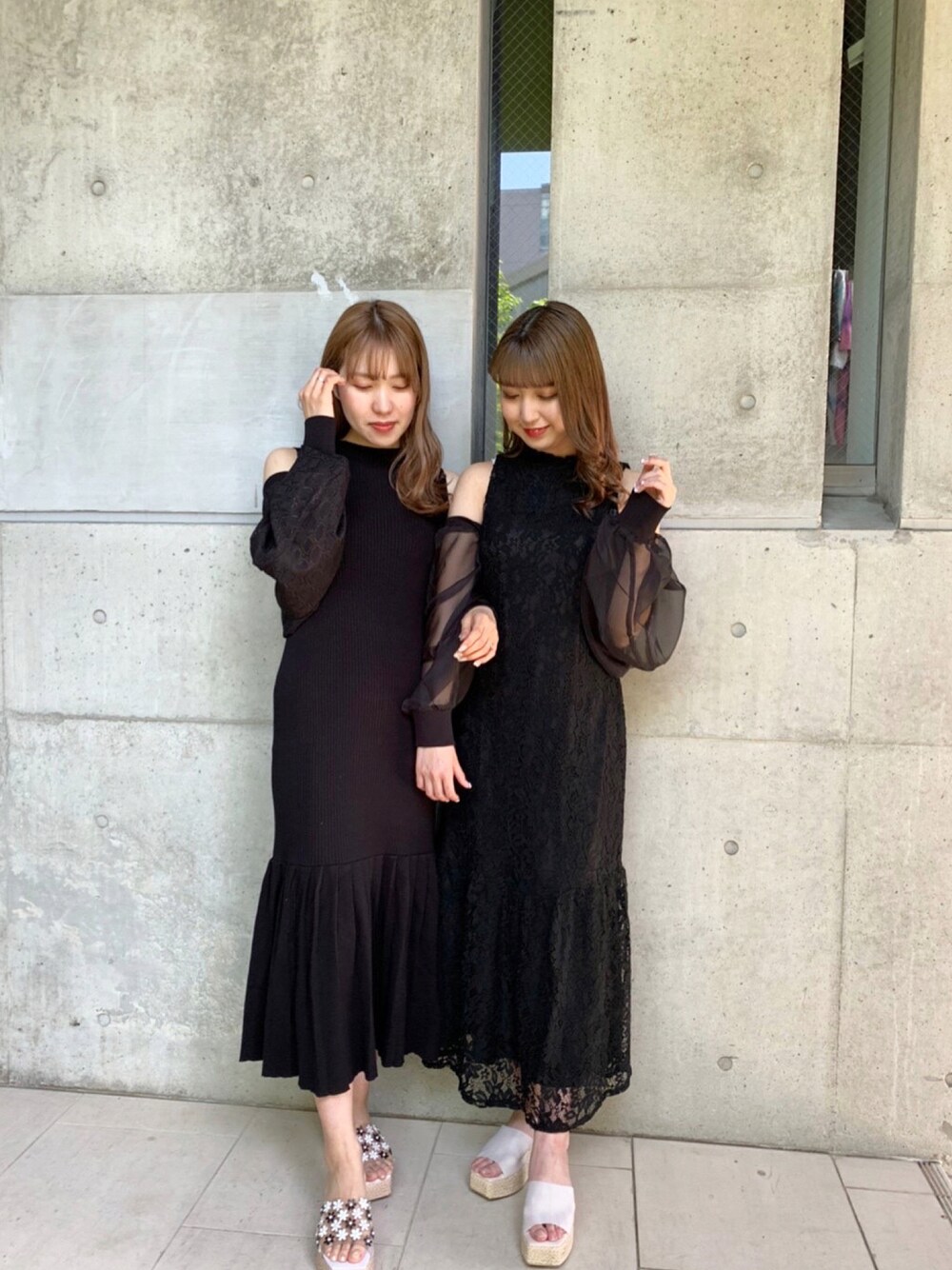 「オトナ女子、ロングワンピース、高身長女子、厚底サンダル、肩あきワンピース、キレイめコーデ、女性らしい、おしゃれさんと繋がりたい」｜「one after another NICE CLAUPのボレロニットワンピース（ワンピース、ブラック系）」を使った、mano0416さん（レディース・162cm）の春コーディネートの1枚目の写真