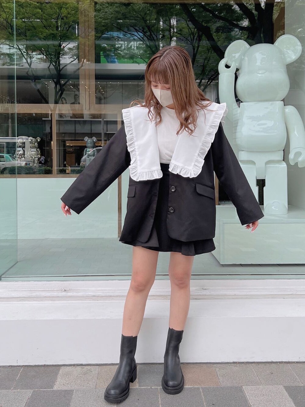 「秋のコーデ、秋先取りコーデ、高身長女子、ジャケット、ビックカラー、骨格ウェーブ、パンツコーデ、イエベ春、おしゃれさんと繋がりたい、オトナ女子、ミニスカート」｜「one after another NICE CLAUPのビッグカラーマルチWAYジャケット/premium order（テーラードジャケット、ブラック系）」を使った、mano0416さん（レディース・162cm）の夏コーディネートの1枚目の写真