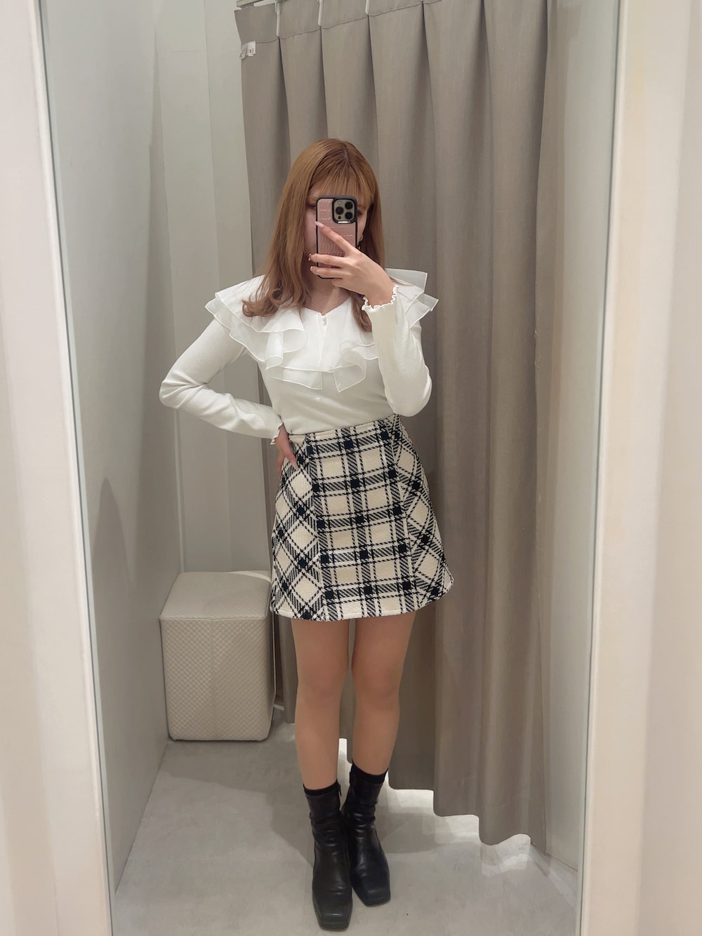 「休日コーデ、今日のコーデ、高身長女子、春コーデ、おしゃれさんと繋がりたい、ミニスカート、162cm、骨格ウェーブ、甘め」｜「one after another NICE CLAUPの【スタッフ考案】シアーフリル襟トップス（Tシャツ/カットソー、ホワイト系）」を使った、mano0416さん（レディース・162cm）の春コーディネートの1枚目の写真