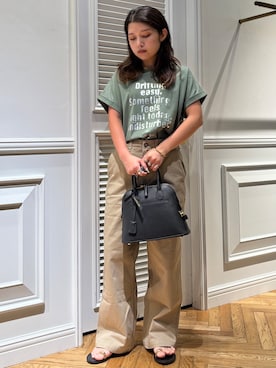「DRESSTERIOR（ドレステリア）の◆【箔ロゴ】箔プリントドルマンスリーブ Tシャツ（Tシャツ/カットソー、グリーン系）」を使った、lmfloresさん（レディース・150cm）の夏コーディネート