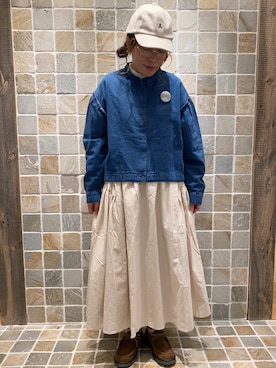 「ブルー x ホワイト」｜「アイテム（ノーカラージャケット）」を使った、MORIさん（レディース・155cm）の秋コーディネート