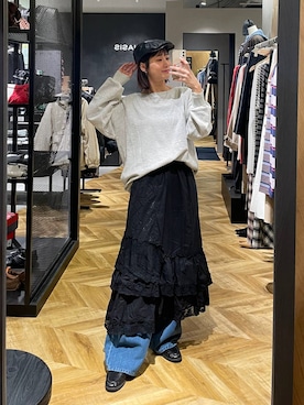 「JEANASIS（ジーナシス）の【選べる着丈】オフショルラメミニウラケプルオーバー/323006（スウェット、グレー系）」を使った、osumisanさん（レディース・164cm）の冬コーディネート