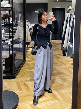 「JEANASIS（ジーナシス）の2WAYスタッズボストン/637456（ボストンバッグ、ブラック系）」を使った、osumisanさん（レディース・164cm）の春コーディネート