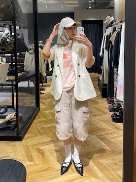 「JEANASIS（ジーナシス）のPlayfulカラーグラフィックプリントTEE/1043150（Tシャツ/カットソー、オレンジ系）」を使った、osumisanさん（レディース・164cm）の夏コーディネート