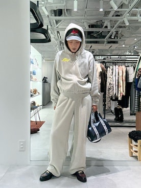 「アイテム（ドラムバッグ）」を使った、jinko_roseさん（レディース・165cm）の秋コーディネート