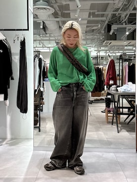 「ROSE BUD（ローズバッド）のCREOLME/BARREL FIT DENIM PANTS（デニムパンツ、ブラック系）」を使った、jinko_roseさん（レディース・165cm）の秋コーディネート