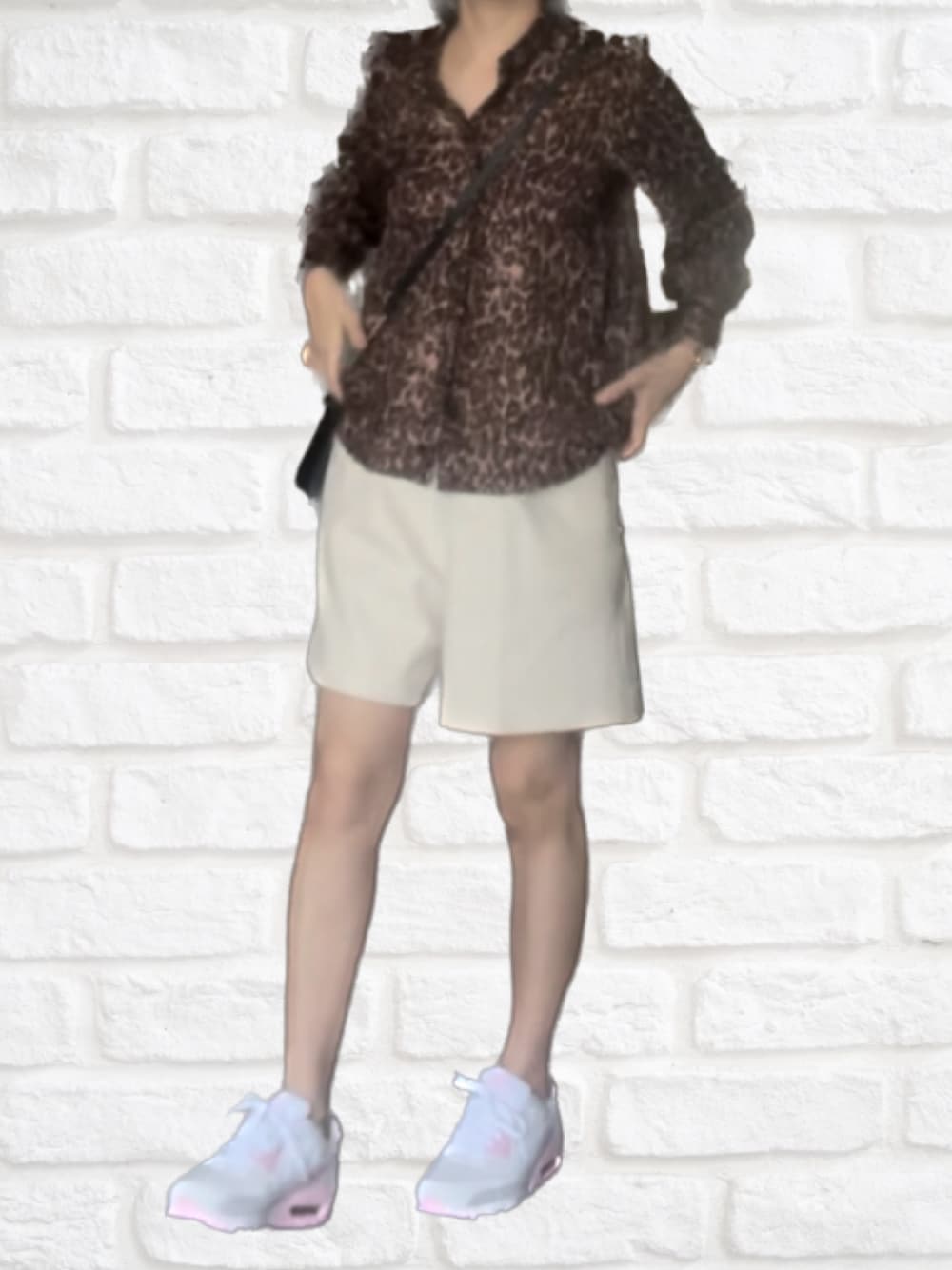 「レオパードパンツ、レオパード、ショートパンツ」｜「NATURAL BEAUTY BASICのアイテム（チノパンツ、ベージュ系）」を使った、奈さん（レディース・161cm）の冬コーディネートの1枚目の写真