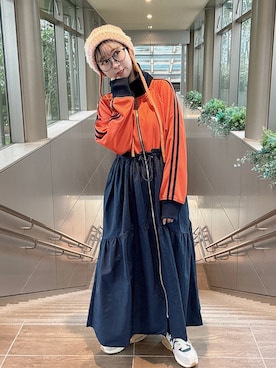 「アイテム（ジャンパースカート）」を使った、köasu さん（レディース・150cm）の秋コーディネート