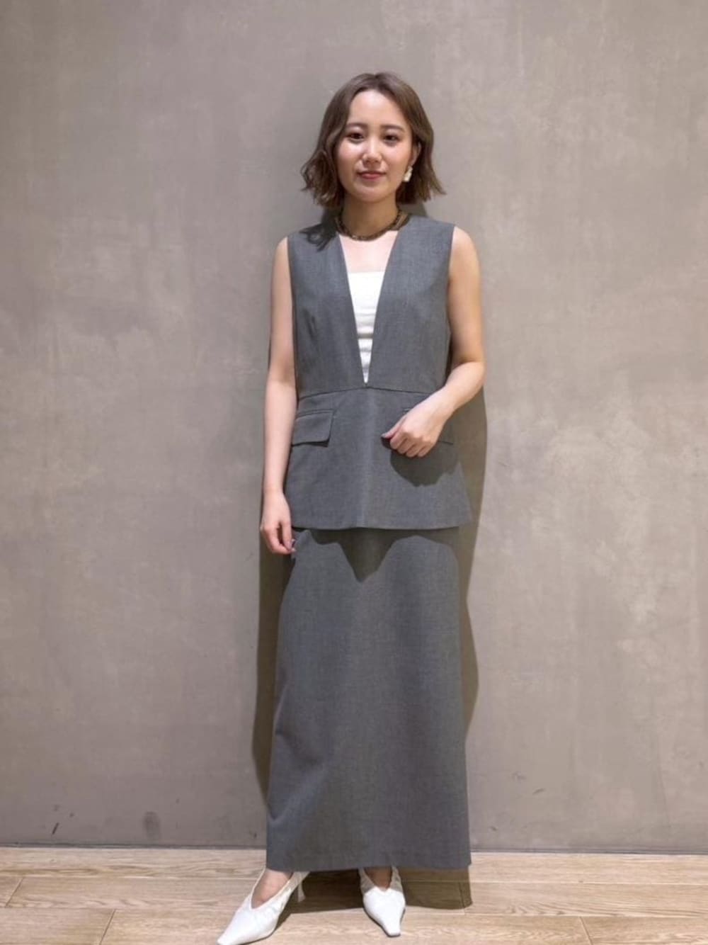 「ブルベ、ブルベ冬、ブルベ夏、骨格ストレート、キャミ、インナー、コットンキャミ、インナーキャミ、カップ付き、イヤリング、シルバーアクセサリー、オケージョン、オケージョンコーデ、ADAM ET ROPÉ、FEMME」｜「ADAM ET ROPE'のオーガニックベアキャミソール（キャミソール、ホワイト系）」を使った、きなさん（レディース・156cm）の春コーディネートの1枚目の写真