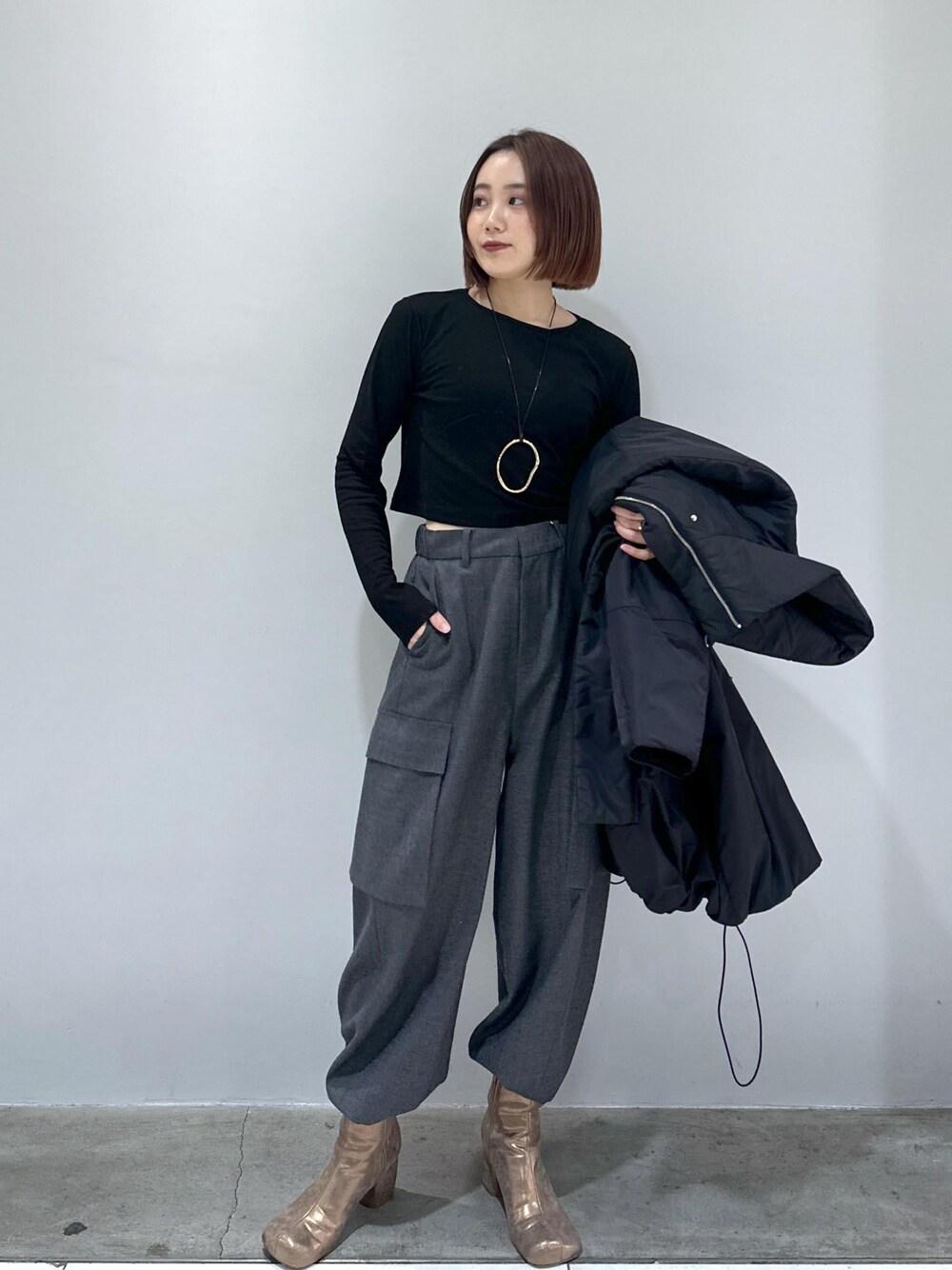「24SS、24SS春の新作、春の新作、新作、ADAM ET ROPÉ、FEMME、SDGs、サステナブル、低身長、骨格ストレート、ブルべ、きれいめ、きれいめカジュアル、カジュアル、大人カジュアル」｜「ADAM ET ROPE'のN-3Bロングパファーコート（その他アウター、ブラック系）」を使った、きなさん（レディース・156cm）の冬コーディネートの1枚目の写真