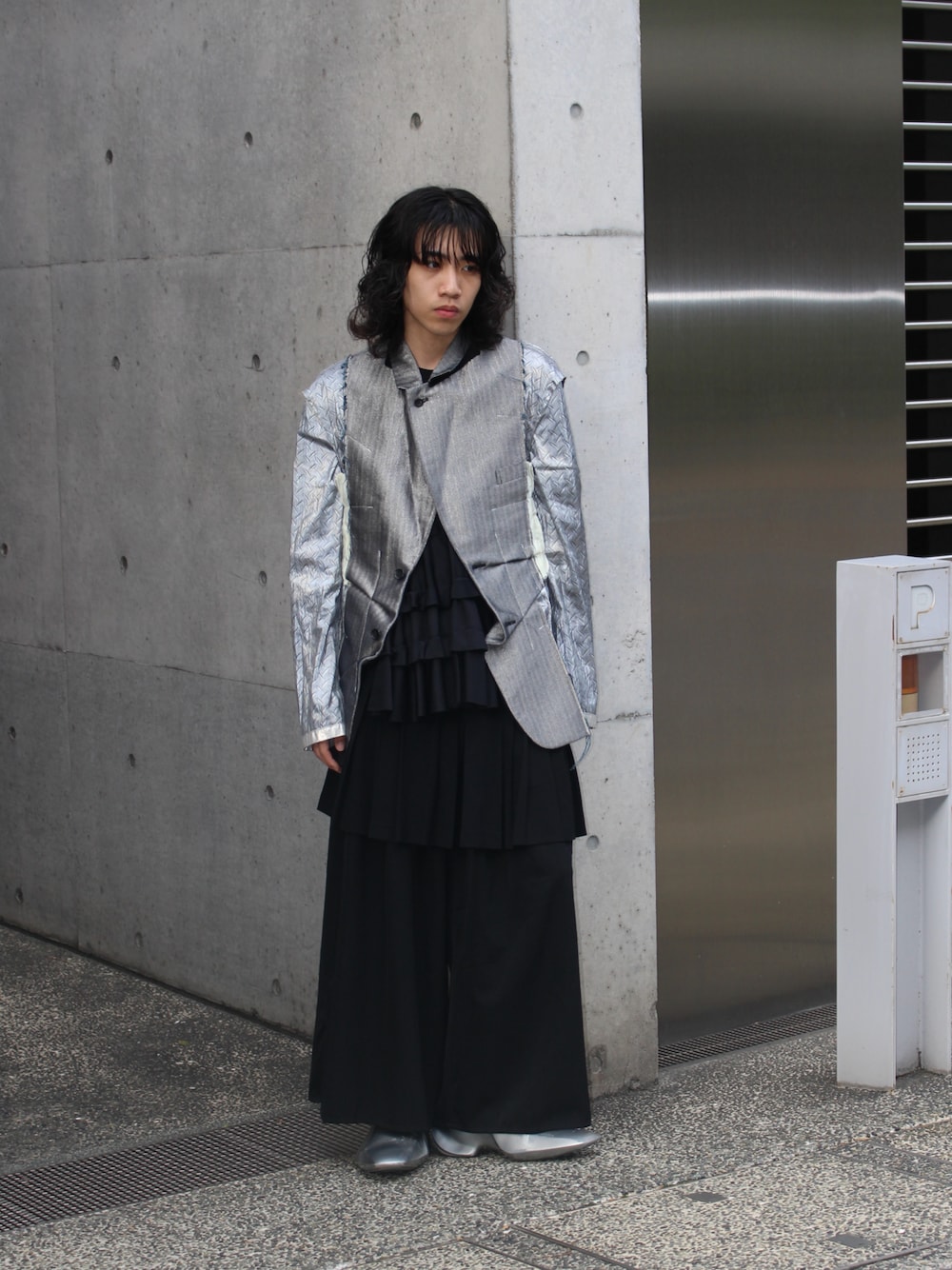 SNSで大バズり！【COMME des GARCONS】Tシャツ カップルコーデに 1687079727_500.jpg