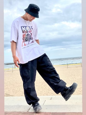 「みんなの白Tフェス」｜「アイテム（カーゴパンツ）」を使った、リオさん（メンズ・175cm）の夏コーディネート