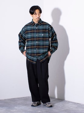 「GEVACO（ゲバコ）のアイテム（スラックス）」を使った、OKAさん（メンズ・175cm）の秋コーディネート