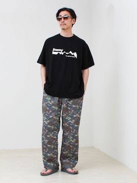 「GLOSTER（グロスター）の【別注/新型デザイン】サンライズジムニーTシャツ（Tシャツ/カットソー、ブラック系）」を使った、OKAさん（メンズ・175cm）の春コーディネート