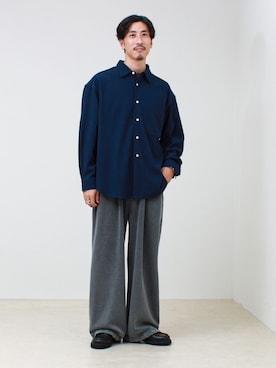 「GLOSTER（グロスター）のStripe crepe ストライプ楊柳 ロングスリーブオーバーサイズシャツ（シャツ/ブラウス、ブルー系）」を使った、OKAさん（メンズ・175cm）の夏コーディネート