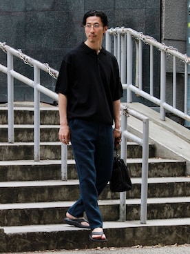 「GLOSTER（グロスター）の【ラクなのに上品】コットンタッチリラックスポロ（ポロシャツ、ブラック系）」を使った、OKAさん（メンズ・175cm）の春コーディネート