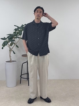 「GLOSTER（グロスター）の【GEVACO/ゲバコ】コットンリネンイージーパンツ（その他パンツ、ホワイト系）」を使った、OKAさん（メンズ・175cm）の春コーディネート