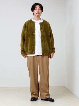 「GLOSTER（グロスター）の【ユニセックス】シャギークルーネックカーディガン（Cardigans、グリーン系）」を使った、OKAさん（メンズ・175cm）の秋コーディネート