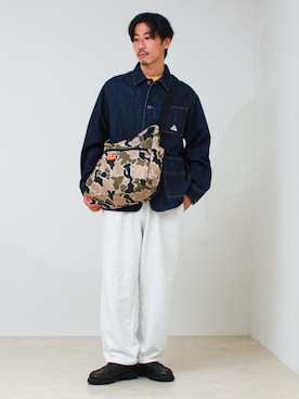 「UNIVERSAL OVERALL（ユニバーサルオーバーオール）のアイテム（バッグ）」を使った、OKAさん（メンズ・175cm）の夏コーディネート