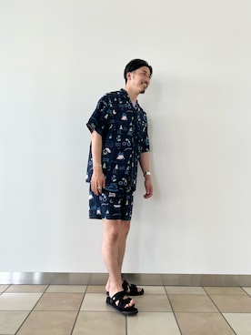 「SHAKA（シャカ）のアイテム」を使った、OKAさん（メンズ・175cm）の夏コーディネート