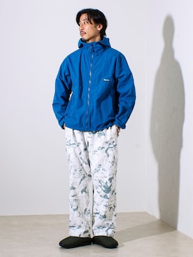 「アイテム（サンダル、グリーン系）」を使った、OKAさん（メンズ・175cm）の秋コーディネート