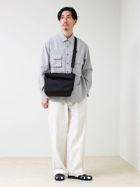 「GLOSTER（グロスター）のアイテム（パンツ）」を使った、OKAさん（メンズ・175cm）の春コーディネート