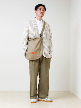 「GLOSTER（グロスター）のアイテム（パンツ）」を使った、OKAさん（メンズ・175cm）の春コーディネート
