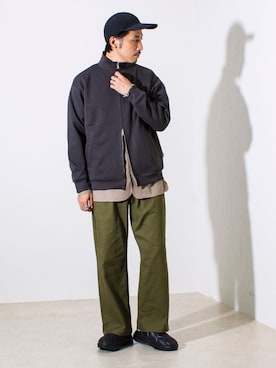 「アイテム（ブルゾン、グレー系）」を使った、OKAさん（メンズ・175cm）の秋コーディネート