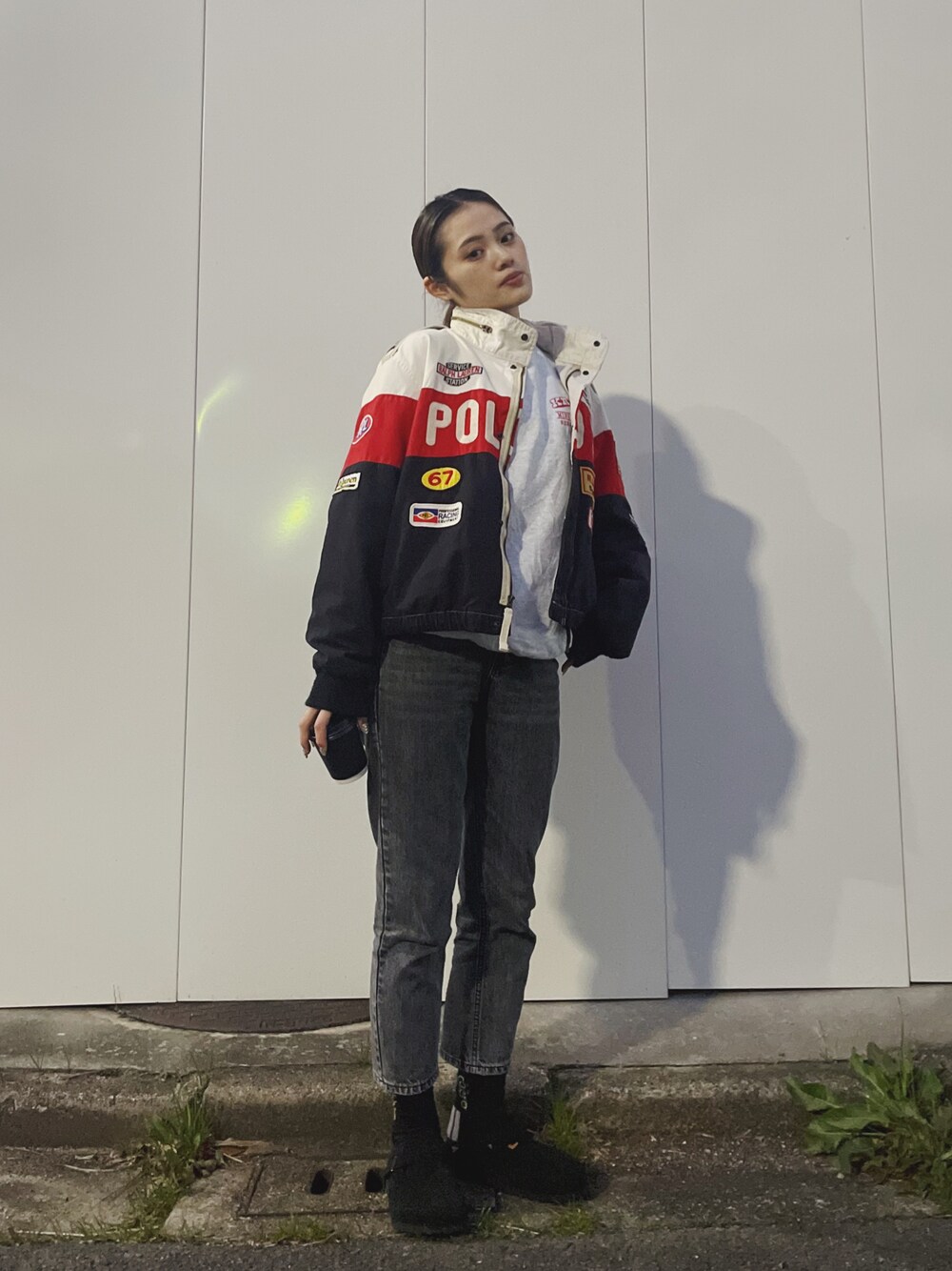 「オトナカジュアル、スウェット、スウェットパンツ、プチプラ、GRL、ビルケンシュトック、ラクチンコーデ、デニム、デニムパンツ、ブラックジーンズ、海外系ファッション、海外セレブ風、ジャケット、春、モノトーン」｜「POLO RALPH LAURENのアイテム（ジャケット/アウター、レッド系）」を使った、RUNAさん（レディース・162cm）の冬コーディネートの1枚目の写真