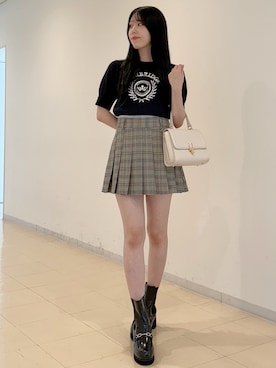 「ミニスカート」｜「アイテム（ニット/セーター）」を使った、AMIさん（レディース・158cm）の夏コーディネート