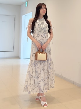 「MERCURYDUO（マーキュリーデュオ）の花柄アメスリラッフルワンピース（ワンピース、ホワイト系）」を使った、AMIさん（レディース・158cm）の春コーディネート