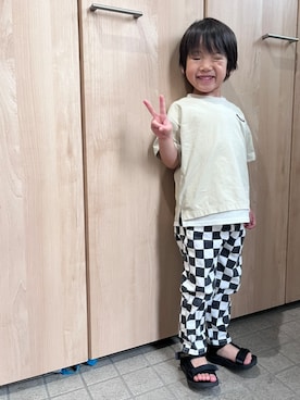 「アイテム（サンダル）」を使った、kotaさん（キッズ・100cm）の秋コーディネート