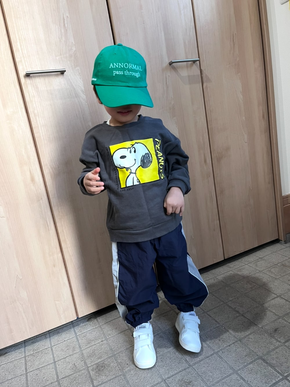 「4歳男の子、幼稚園、4歳、しまむら、チャオパニックティピー(CIAOPANIC TYPY)」｜「CIAOPANIC TYPYの【KIDS】LOGO刺繍キャップ（キャップ、グリーン系）」を使った、kotaさん（キッズ・100cm）の春コーディネートの1枚目の写真