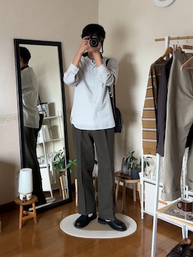 「アイテム（サンダル）」を使った、市川 昇さん（メンズ・169cm）の秋コーディネート