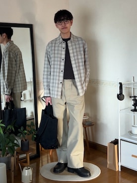「MHL.（エムエイチエル）のアイテム」を使った、市川 昇さん（メンズ・169cm）の春コーディネート