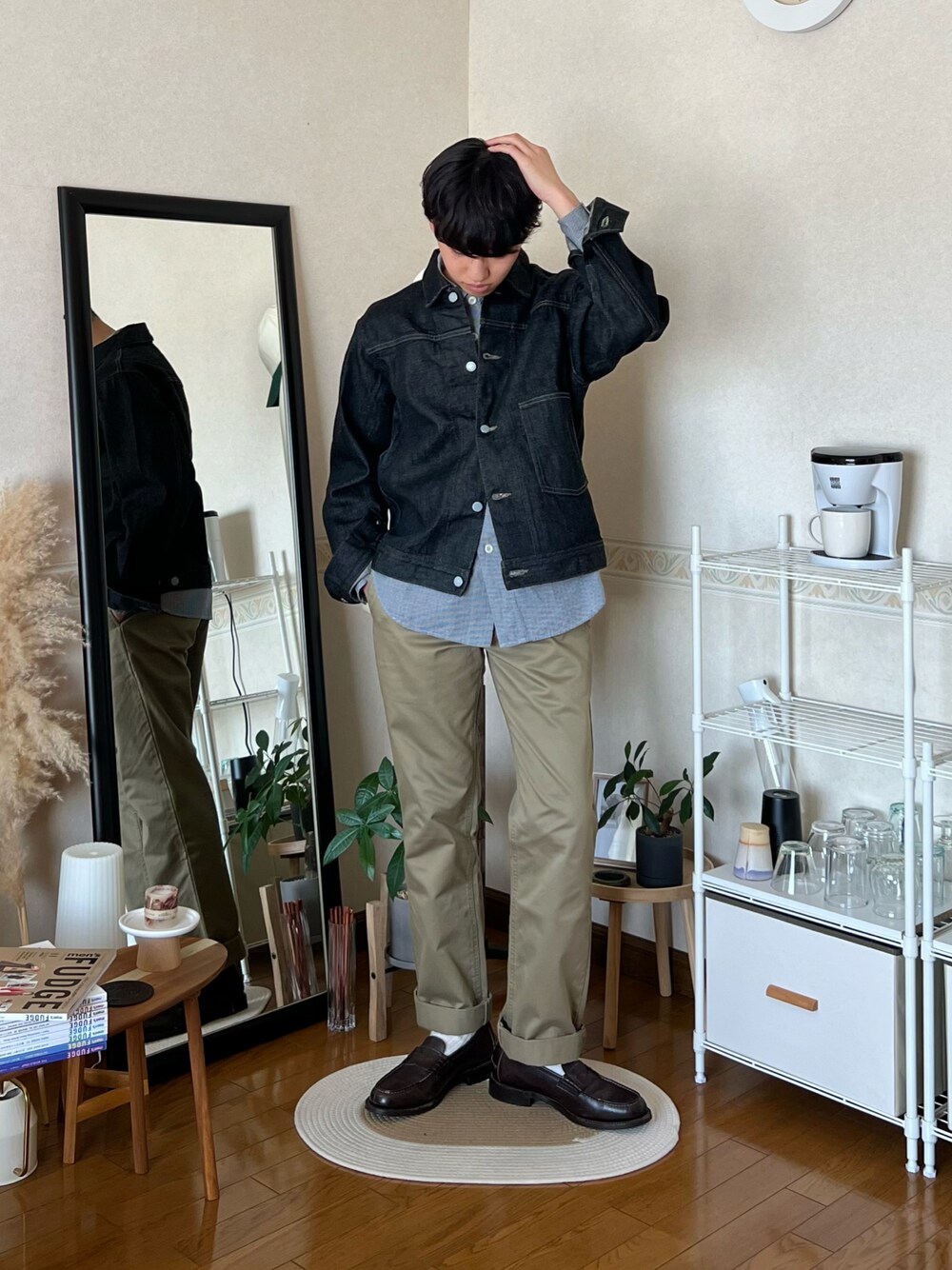 MARGARET HOWELLのデニムジャケットを使った人気ファッション
