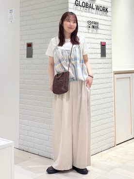 「GLOBAL WORK（グローバルワーク）のフレンチリネンワイドパンツ/600996（Pants、ベージュ系）」を使った、chiyuki.さん（レディース・168cm）の春コーディネート