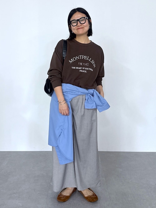 気温23度の服装の正解は？半袖・長袖の選び分けと「1枚で様になる」快適コーデ